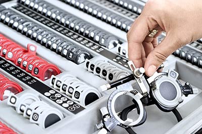 salon optyczny progress bydgoszcz wykonywanie badań wzroku soczewki szkła kontakowe okulary korekcyjne